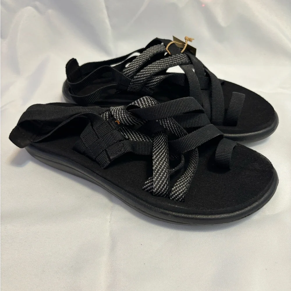 Teva Voya Strappy Black Hiking Outdoor Sandals NWT Size 6